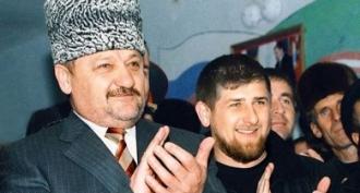 Ramzan Kadyrov: biography, personal life What does Kadyrov have on the finger of his left hand