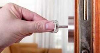 How to open an interior door lock without a key without damaging it