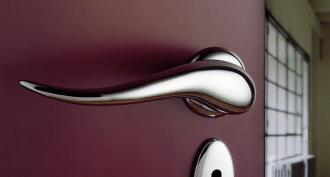 Types of door locks, detailed technology for self-installation, recommendations from specialists
