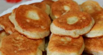 Lush pancakes with sour cream recipe